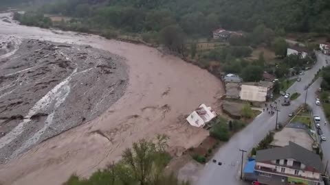 Κατέρρευσε διώροφο κτίριο