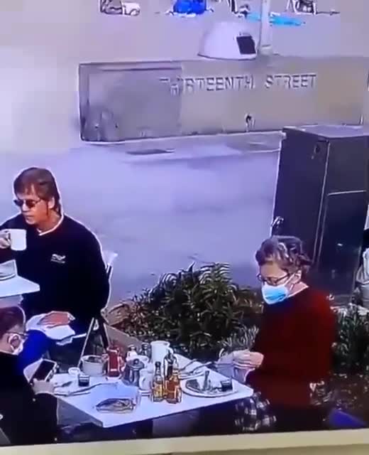 How You Eat When You Watch CNN