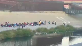 BREAKING: A huge migrant caravan of over 1,000 people crossed illegally into El Paso last night