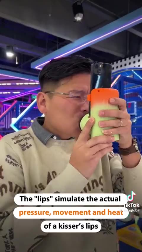 Δημιούργησαν οι Κινέζοι λένε μια συσκευή που κάνει 40$ για να φιλούν τους συντρόφους τους