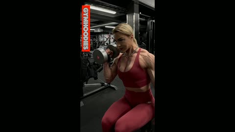 Biceps Curls beyond limits....Ifbbpro Paula