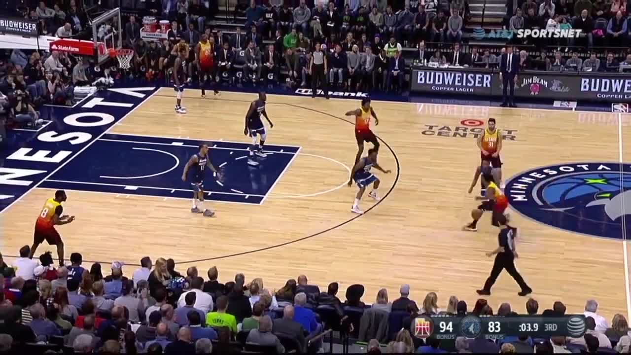 Executing the Spanish Ball Screen Action