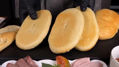 This is a new way to eat bread. It can still be eaten like this!