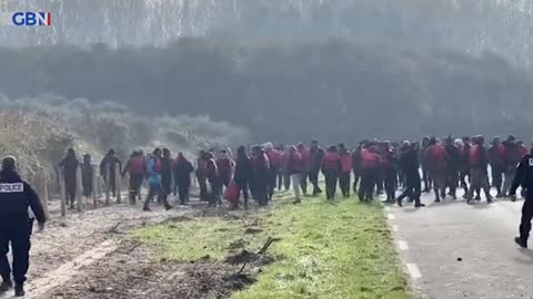 Emigrantët shqiptarë përplasen me policinë franceze