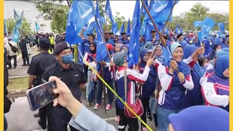 Suasana tegang antara penyokong PN, BN dengan laungan penyamun, katak