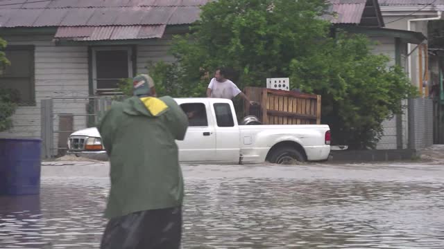 Hurricane Julia: Flash flooding all over Central America and southern Mexico