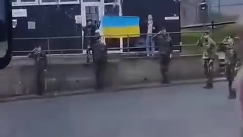 More footage of Ukrainian servicemen who were trained in the UK being seen off