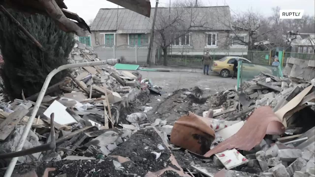 Shelling in DPR's Makeevka leaves at least one house in ruins