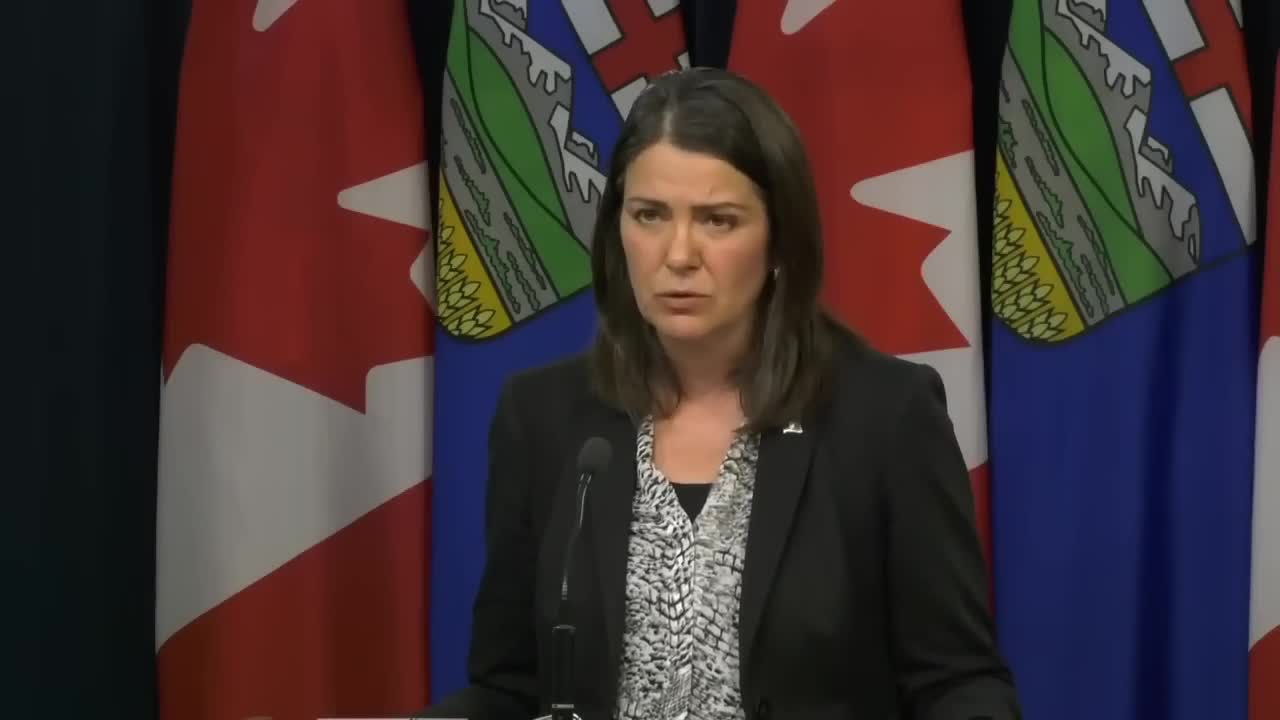 Alberta Premier Danielle Smith: Unvaccinated face 'extreme' discrimination