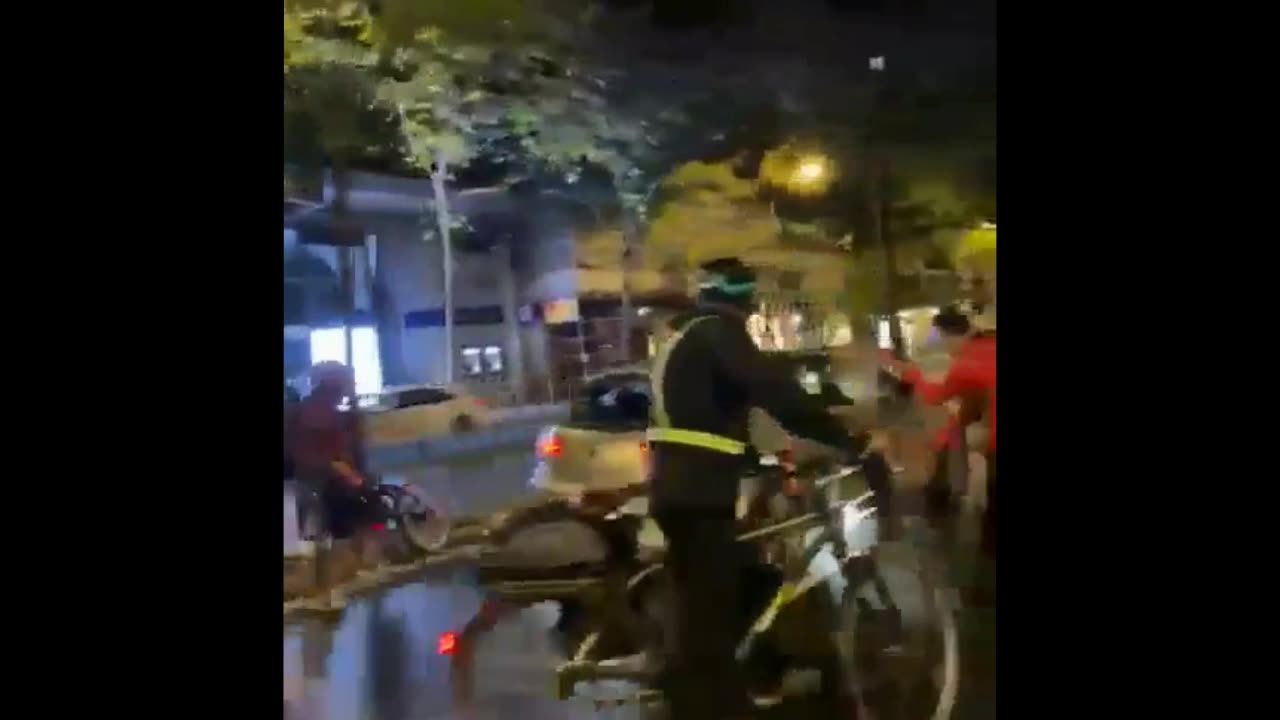 Madrid: a car crashed into a group of cyclists