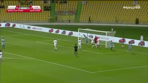 روماريو وريفالدو ونجوم العالم يسجلون أهدافاً جميلة في مباراة نجوم كأس العالم ونجوم آسيا والإمارات