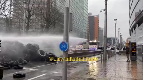 Farmers started several fires in Brussels