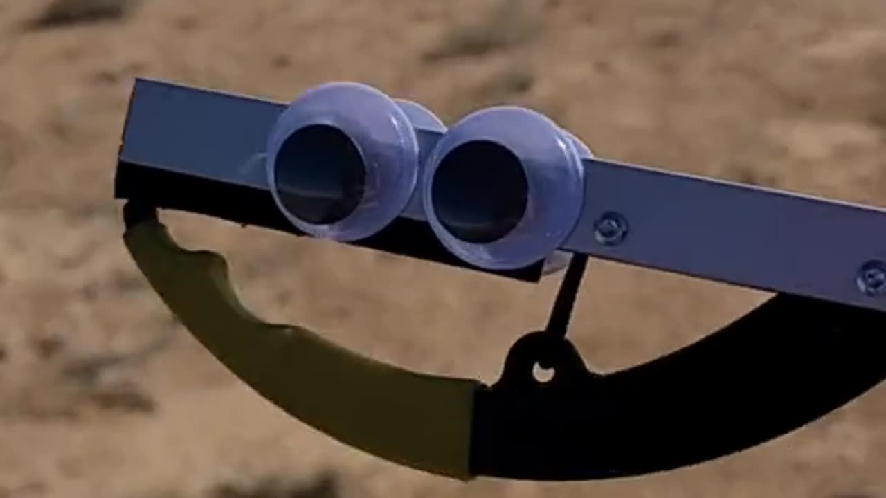 Sr. Wences Goes to The Desert