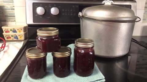 So GOOD Cranberry Butter Sauce For Thanksgiving and Christmas