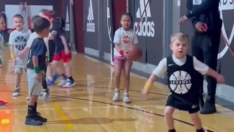 Lil man is going places 😂 (via @acptlegends) #basketball #dance #celly #funny