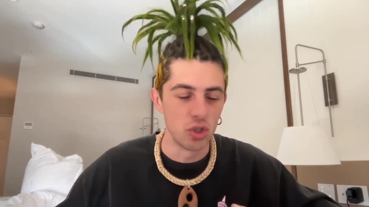 SAM PEPPER EXPLAINS WHY THE AUSTRALIAN CHALLENGE GOT DELAYED + LEARNS AUSTRALIAN RAP #kickstreaming