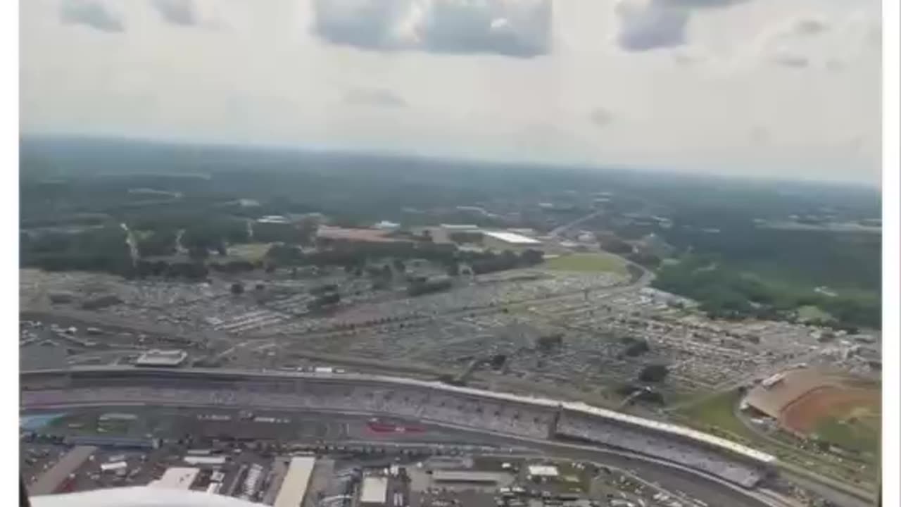 President Trump flying over the Speedway!