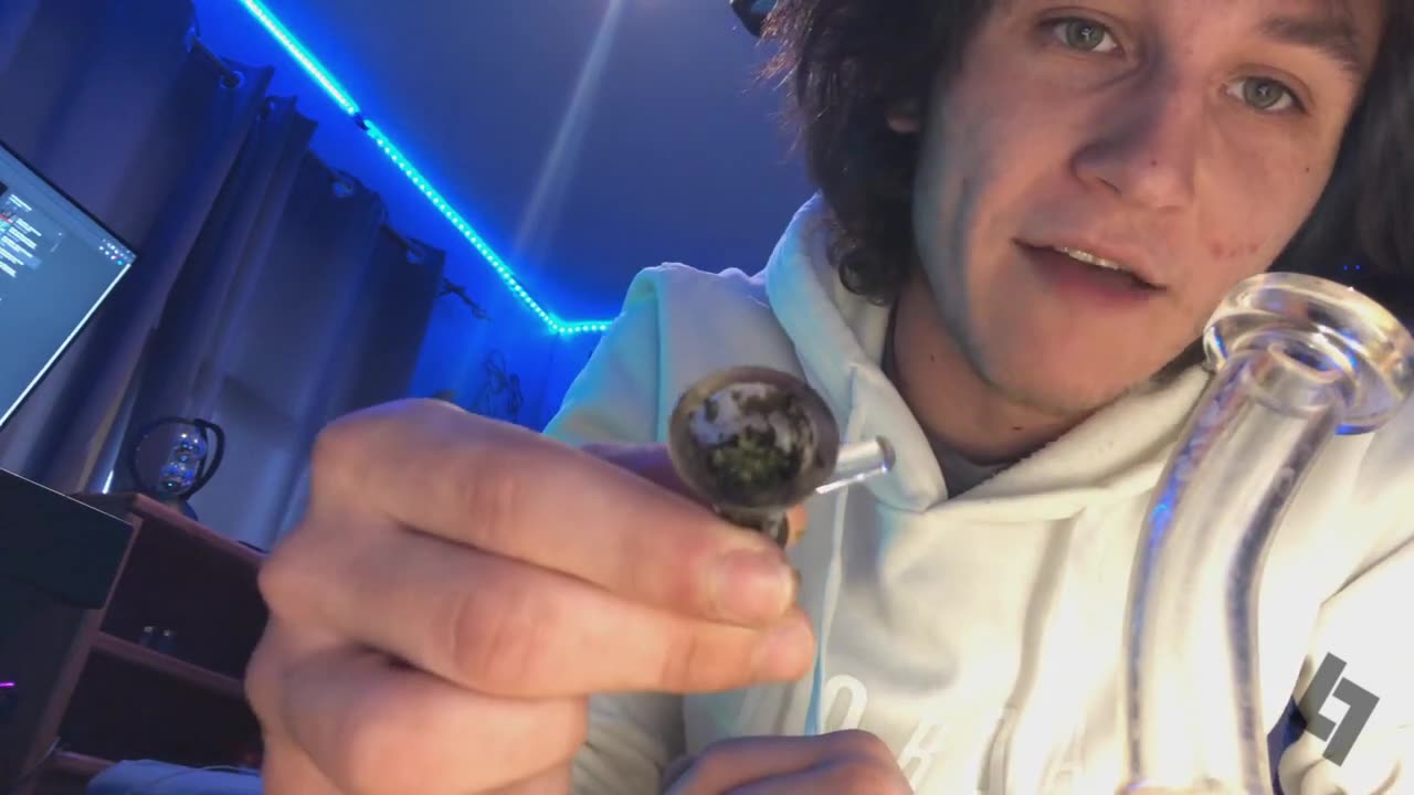 *BEST METHOD* HOW TO SMOKE WEED IN YOUR ROOM AND NOT GET CAUGHT!! (NO SMELL WHEN SMOKING!)