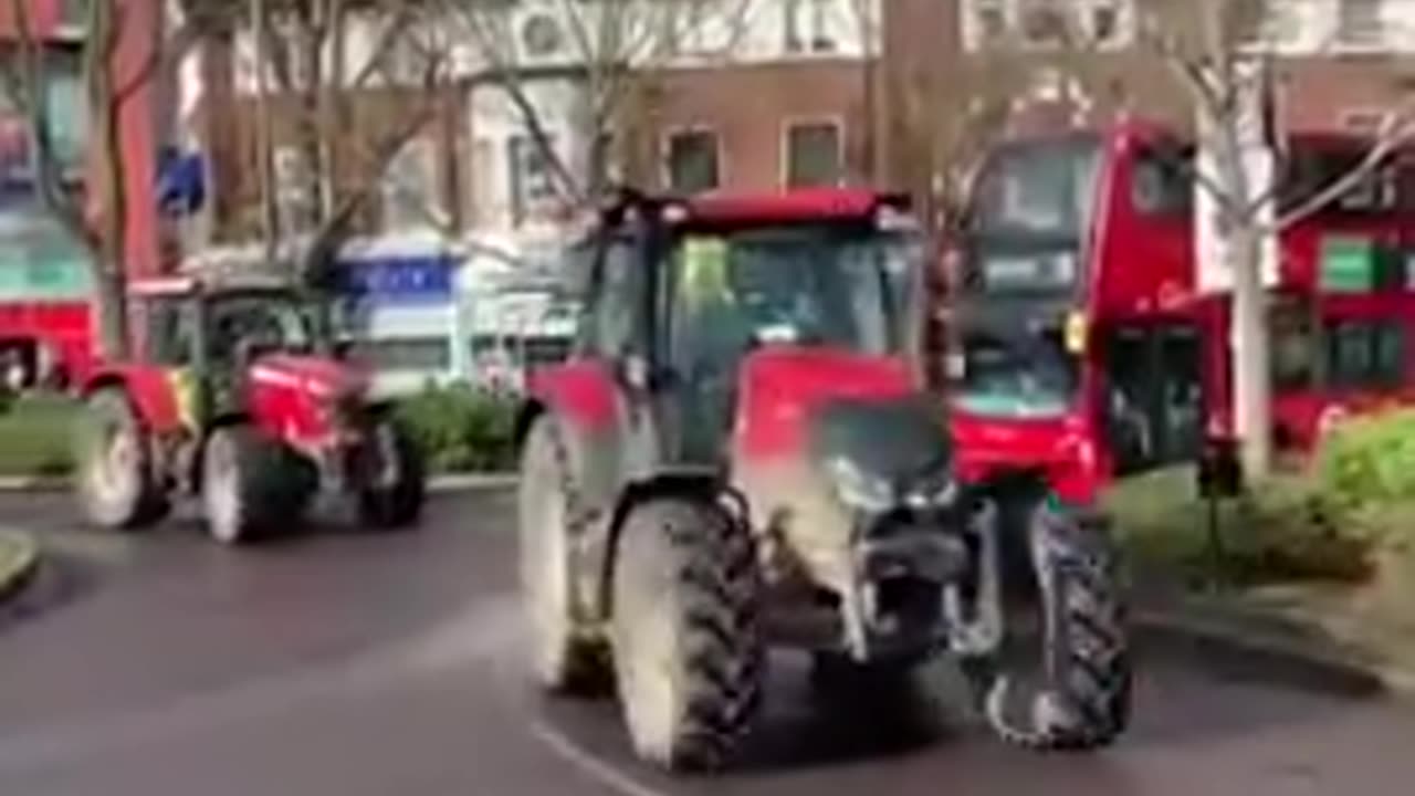 UK Farmers at ULEZ Protest in London to lend their support