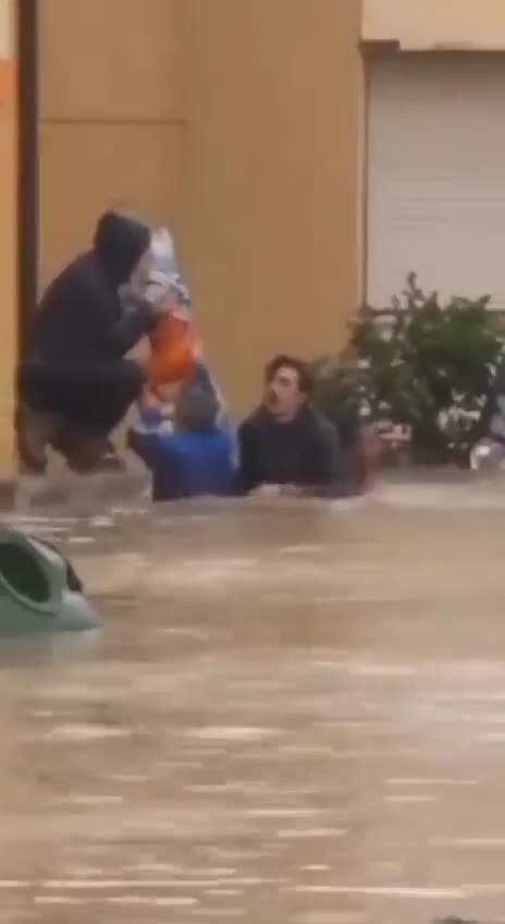 BREAKING: Italy flood deaths rise to ELEVEN as thousands wait to come home
