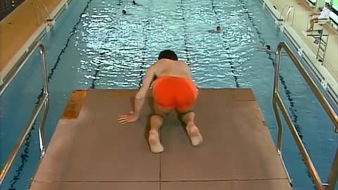 DIVE Mr Bean! - Funny Clips - Mr Bean Official