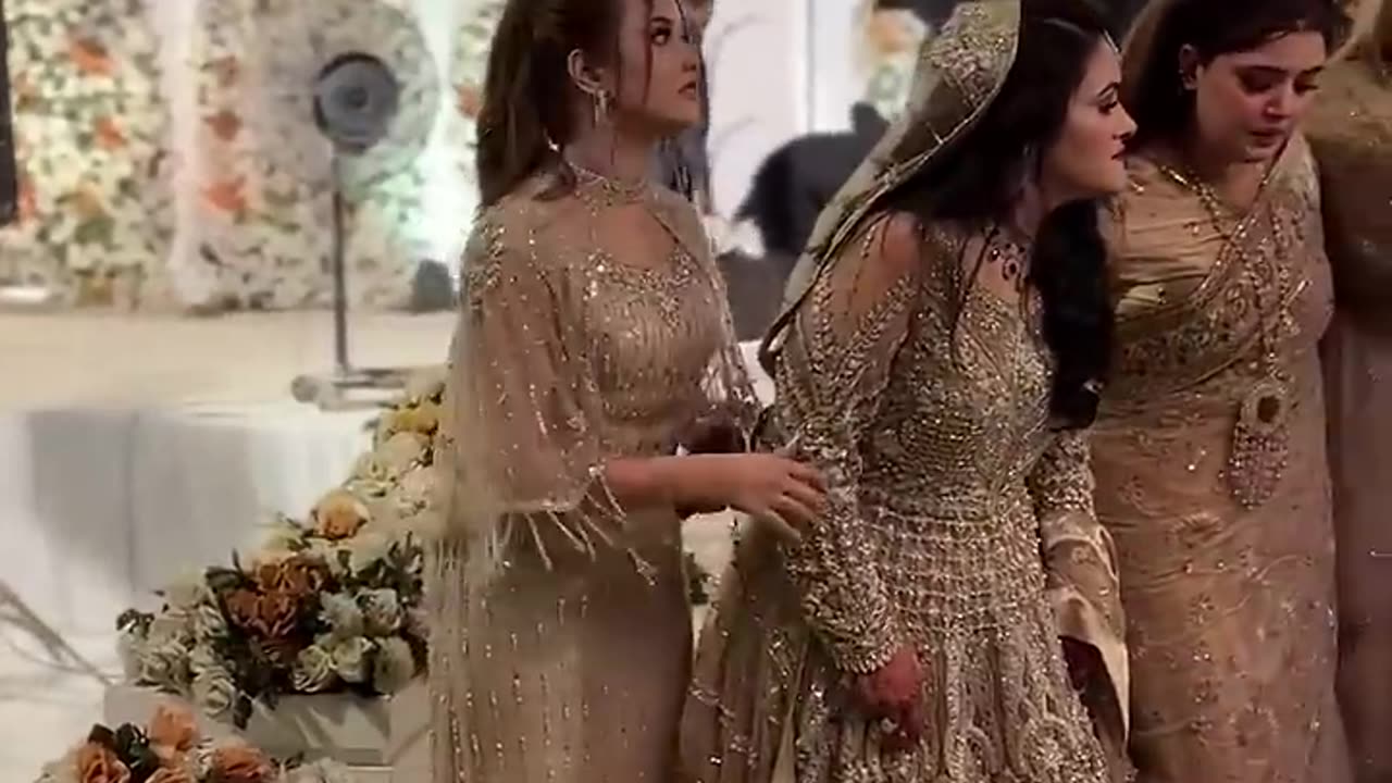 meri dost ki shaadi sehsrhayat rabeecakhan mp4.