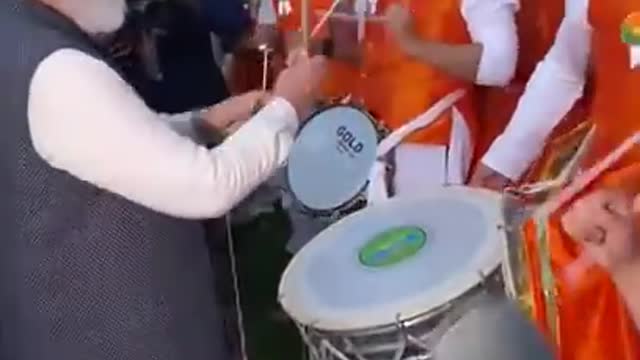 PM modi tries his hand dhol