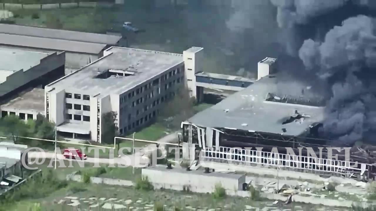 New video of the May 4 airstrike on Ukrainian warehouses in Berislav