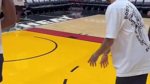 Neymar Jr is a baller in the court