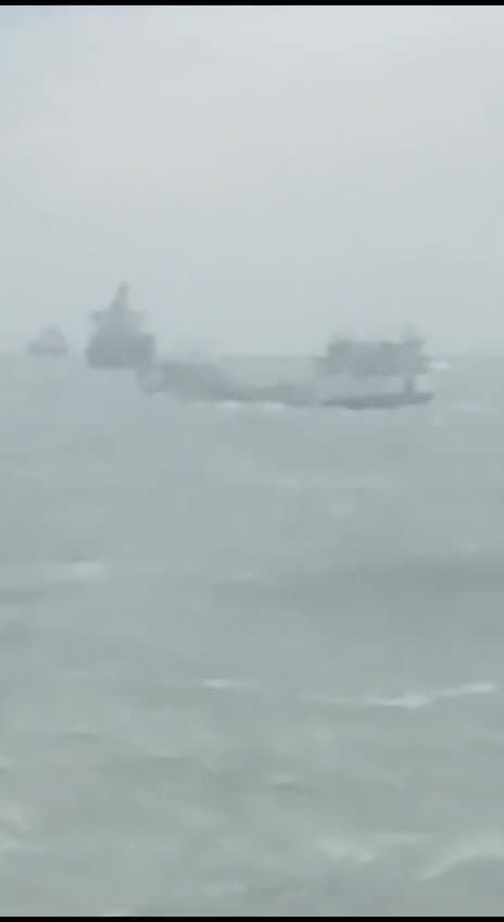 Multiple Russian Oil Tankers Caught in Storm Are Ripped Apart(Kerch Strait)