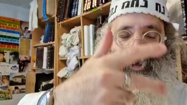חוזרני על כל צדדי חכמים ולא מצאתי אדם שהשוה מדותיו בקטנה כרבי אלעזר - שיר נ נח מסכת יבמות דף קח