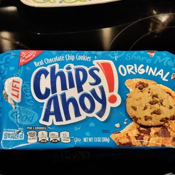 Eating Nabisco Chips Ahoy! Real Chocolate Chip Cookies, Dbn, MI, 8/23/23