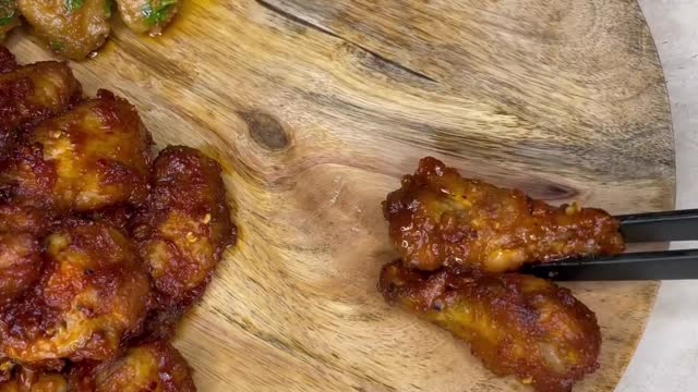 When wing lovers come to visit) Watch with sound