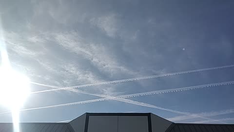 Chemtrails over Phoenix Arizona - December 4th 2023 -