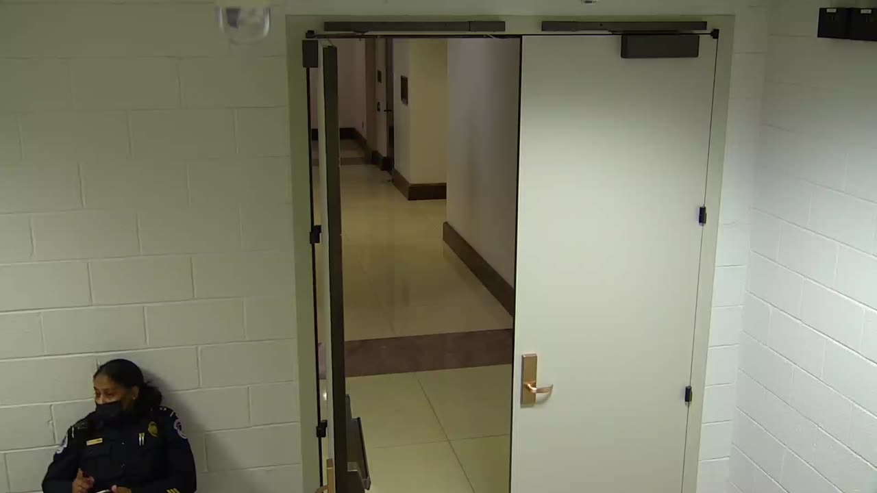 7183CVCULElevator#5Lobby_2021-01-06_20h20min02s477ms.mp4