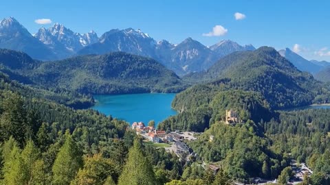 Vista da sacada do castelo Neuschwanstein