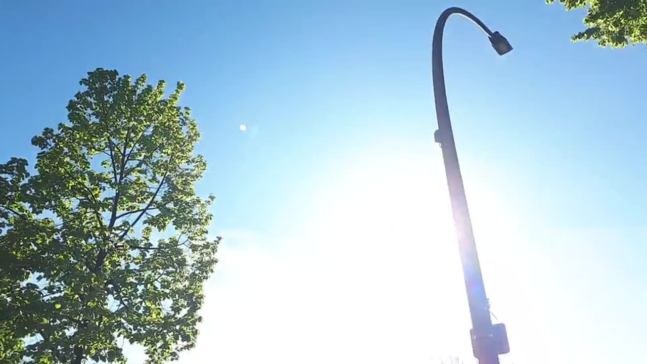 Himmel in Berlin am 8.5.2023 um 17:41 Uhr