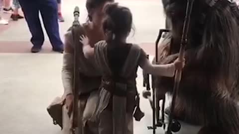 Star wars: Little girl dressed up as one of the characters