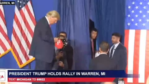 Trump Makes Extraordinary Catch During Rally, Crowd Goes Wild