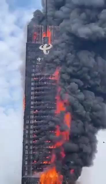 Chinese telecom building engulfed in flames in Changsha district in Hunan province 👀