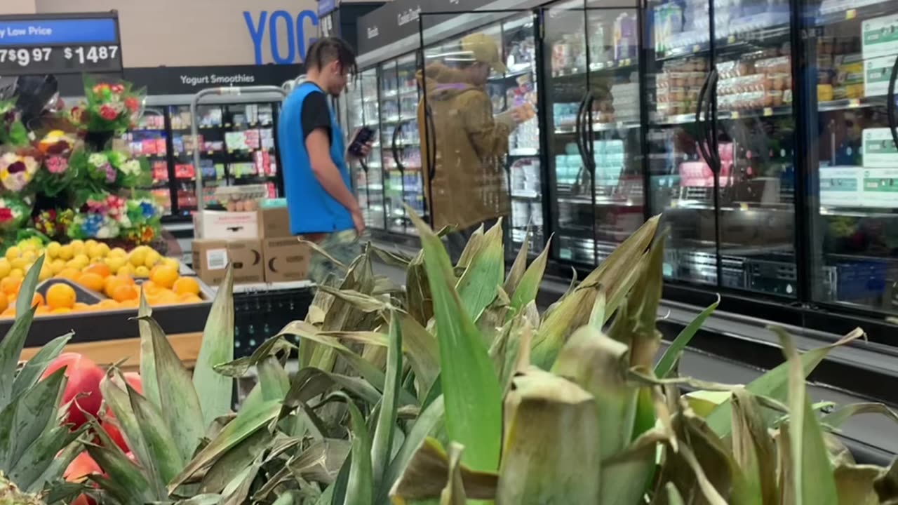 Walkie talkie Walmart prank 😂