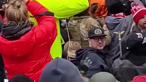 MAGA protestors stop ANTIFA agitator from breaking into capitol building DC 6 Jan 2021