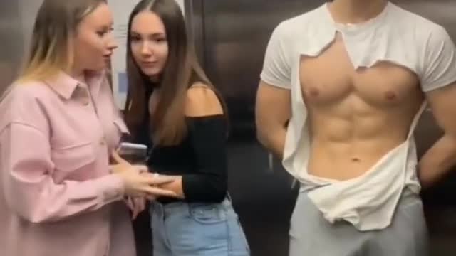 bodybuilder funny prank in the lift #funny pranks#bodybuilder