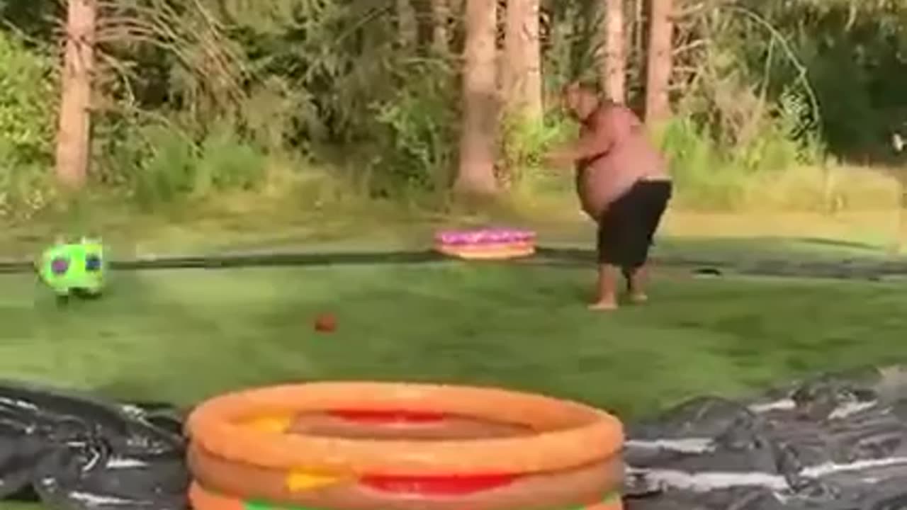 Funny fail with a ball into the face
