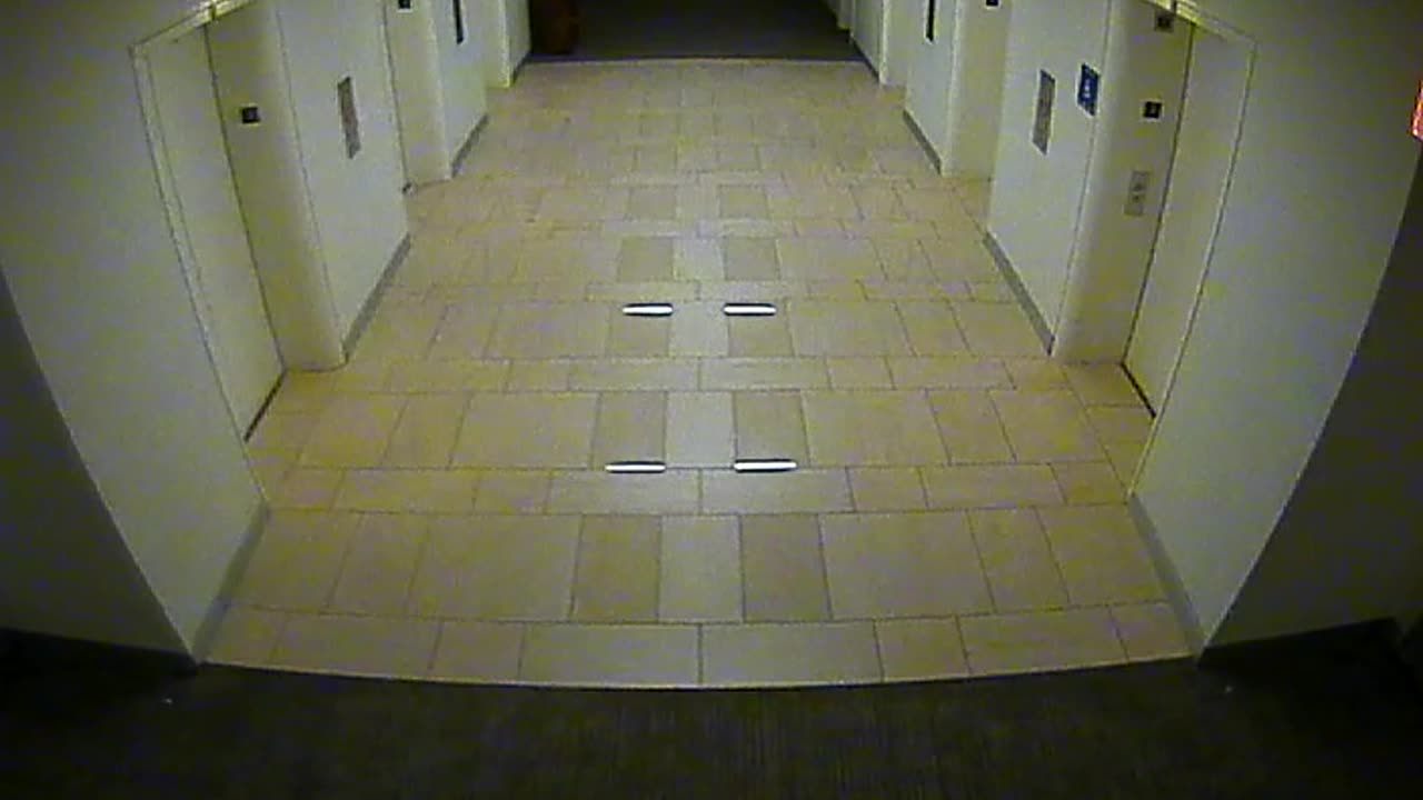 8404OHOB03O3A2MainElevatorLobby_2021-01-06_17h20min01s583ms.mp4