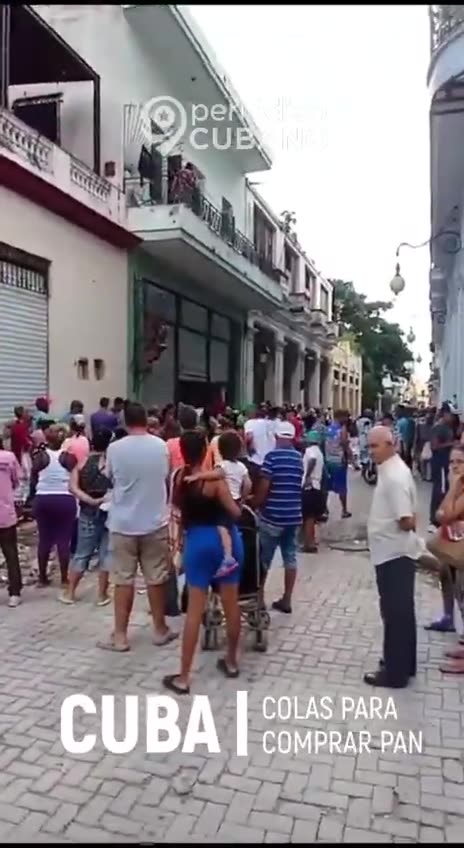 Cuba without electricity. Huge lines for food….