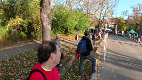 TORONTO WOMEN'S RUN SERIES 🏃‍♂️ 5 K & 8 K SUNNYBROOK PARK (Video 3 of 6 on Oct. 22, 2022)