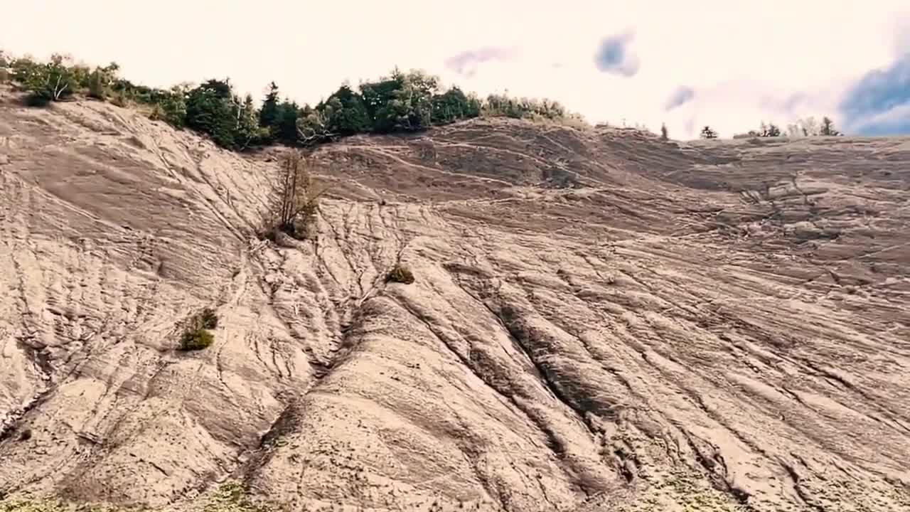 La chute_ Get Up Close CANADA Gigantic Waterfalls