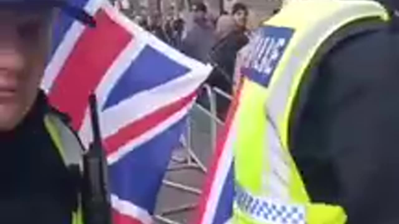 UK veterans told by police to remove the British flag