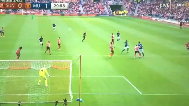 Ibrahimovic with a magnificent finish!